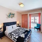 View 990 Meters From On Foot Appartement *