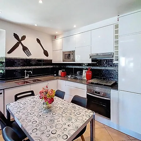 Apartament View 990 Meters From On Foot